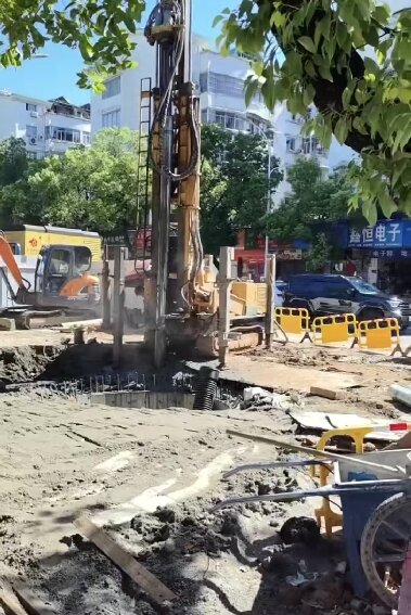 安徽岩石井